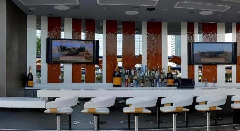Luxury International By Vdara Hotel 4*