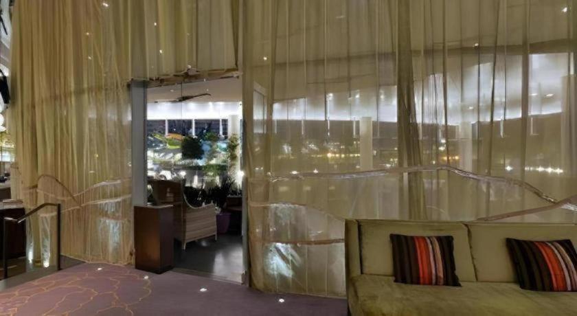 Hotel Luxury International By Vdara